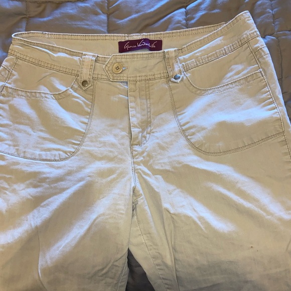 Gloria Vanderbilt Tan Capris Sz 12 (embroidered pockets!) - Picture 5 of 7